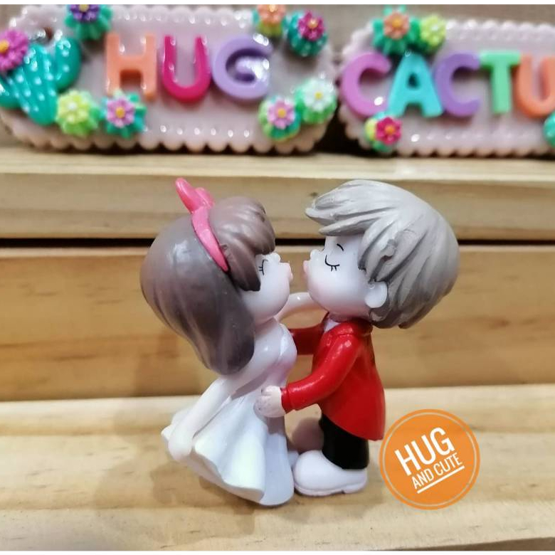 คู่รักหนุ่มสาวเต้นรำ จูจุ๊บ ไม่ติดกัน (ราคา/1 คู่) ตุ๊กตาแต่งบ้าน ตุ๊กตาแต่งสวน ของสะสม โมเดล จัดสวนถาด พร็อพถ่ายรูป