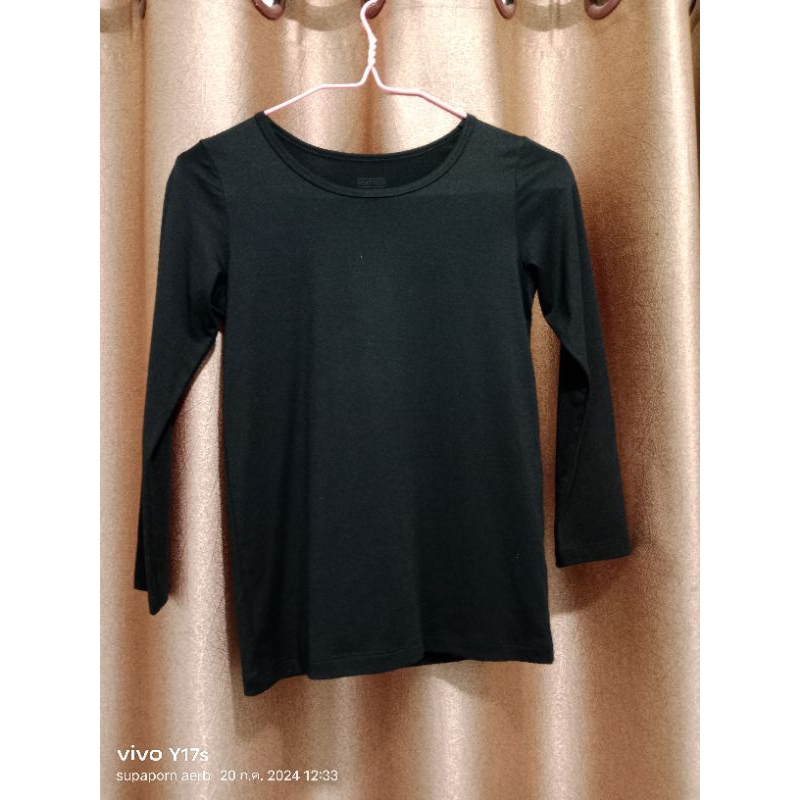 เสื้อยืด Heatech แบรนด์ uniqlo