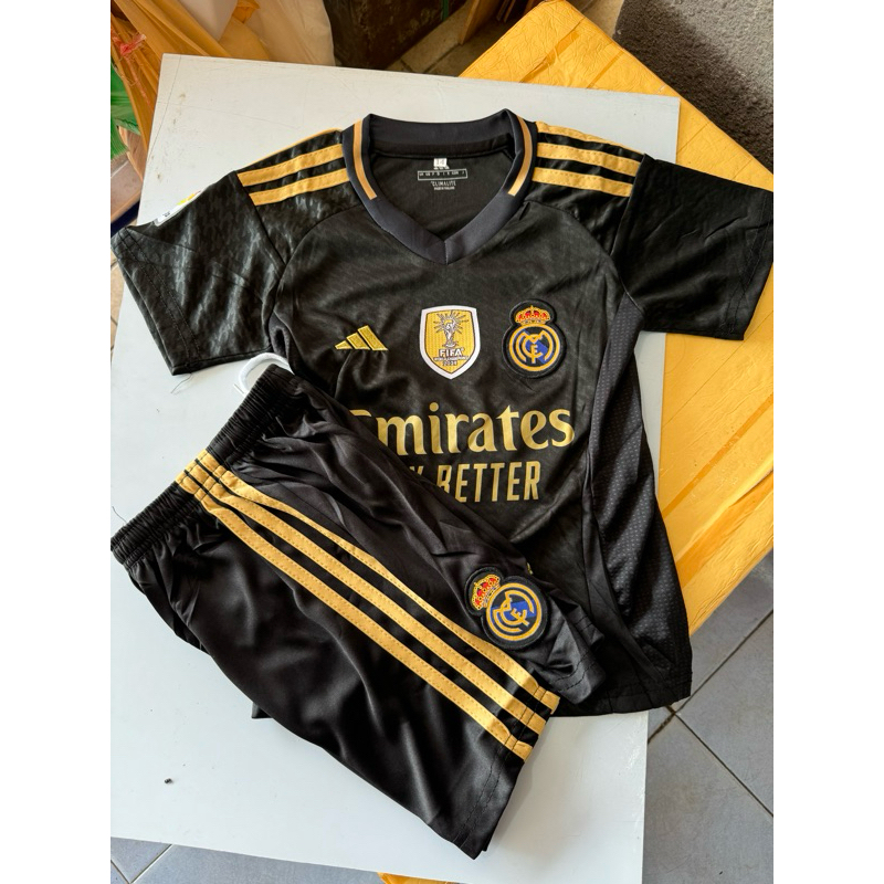 เสื้อบอลและกางบอลเด็ก Real Madrid 2024-2025