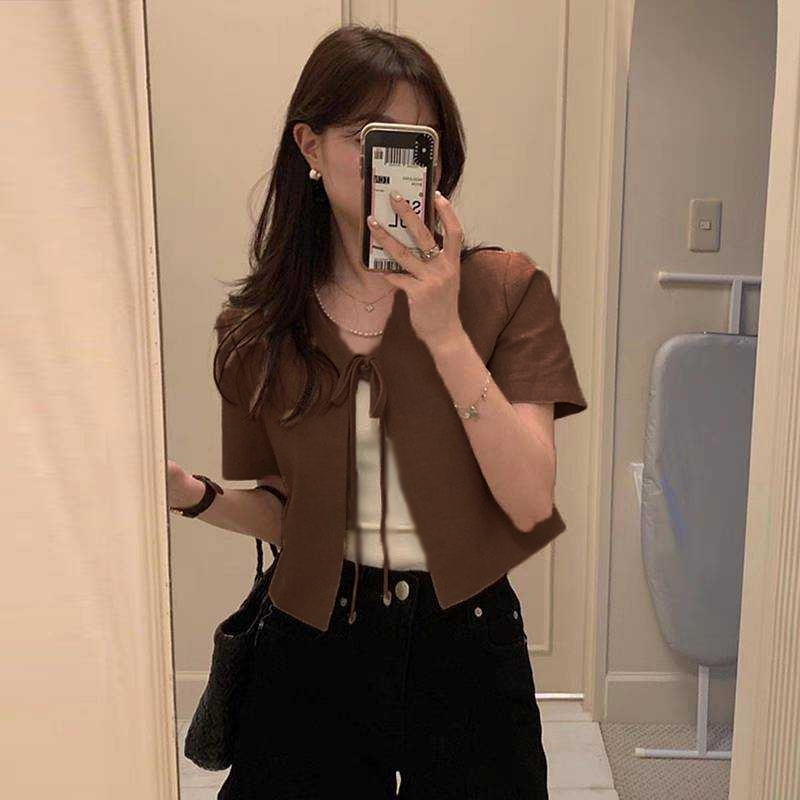 MIKIE   เสื้อคลุมครอปแขนสั้น แต่งเชือกผูกเป็นโบว์ด้านหน้า น่ารักๆสไตล์ลูกคุณหนู สาวอวบรอบอก 60 นิ้ว ใส่ได้แน่นอน