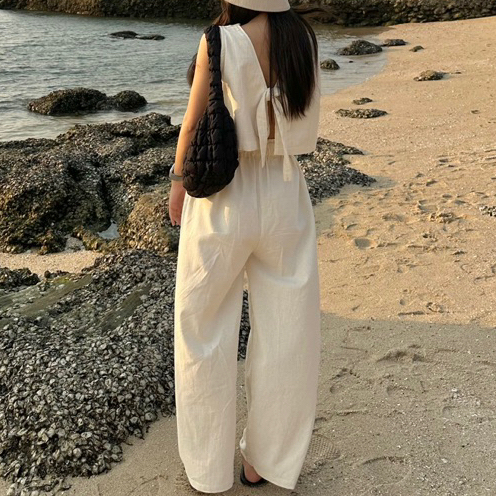 (ส่งฟรี) Lunar Set สีเบจ ชุดผ้าฝ้าย ลินิน เสื้อผูกหลัง กางเกงขายาว ชุดเซ็ท ผู้หญิง - Prosperous.th