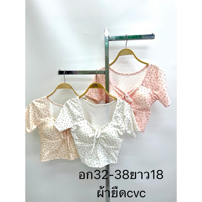 เสื้อผ้ายืดcvcพิมพ์ลายดอกจิ๋วทรงคอเหลี่ยมเสริมฟองนม