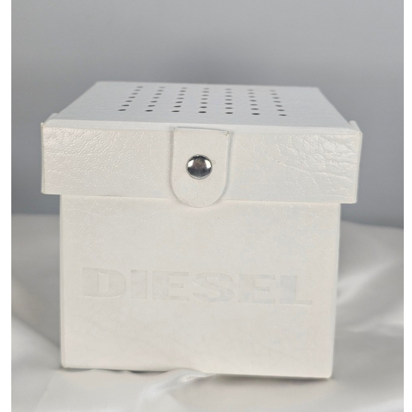 กล่องนาฬิกา DIESEL  กล่องและคู่มือใบประกัน