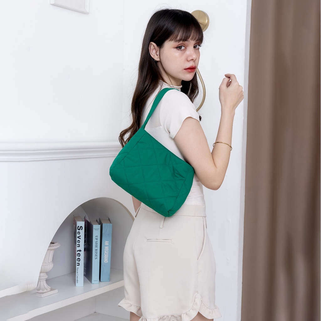 Nantita กรเป๋านุ่มขึ้นรุ่นขึ้นไหล่ HS003