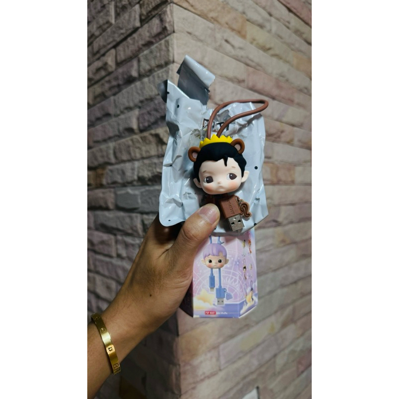 [POPMART] Hacipupu ราศีสิงห์ (สายชาร์จ lighting iPhone)