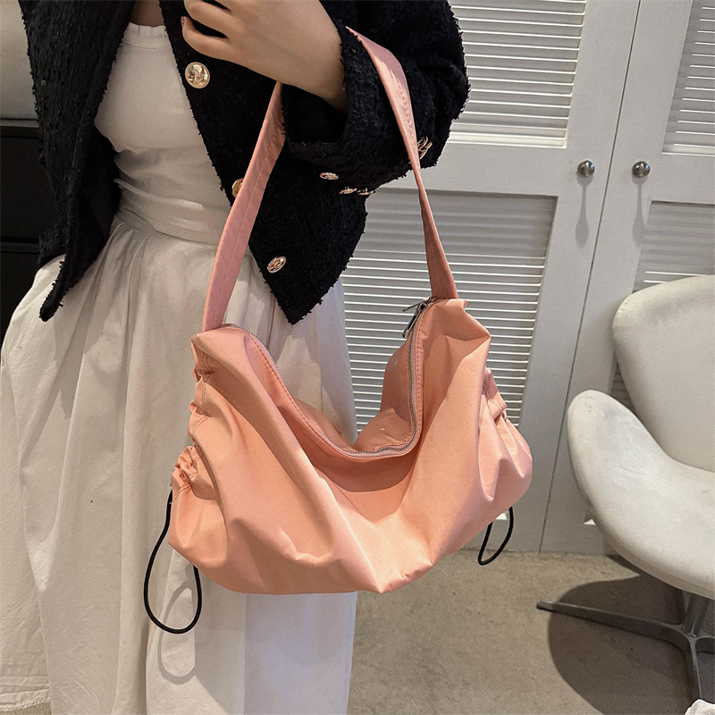 bag_1(BAG2079) กระเป๋าสะพายไหล่ผ้าไนล่อนสีพื้น-ด้านข้างปรับรูดได้