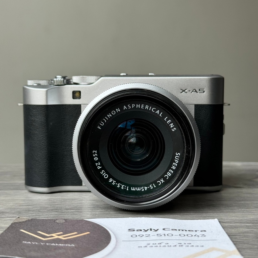 fujifilm xa5 (black color)