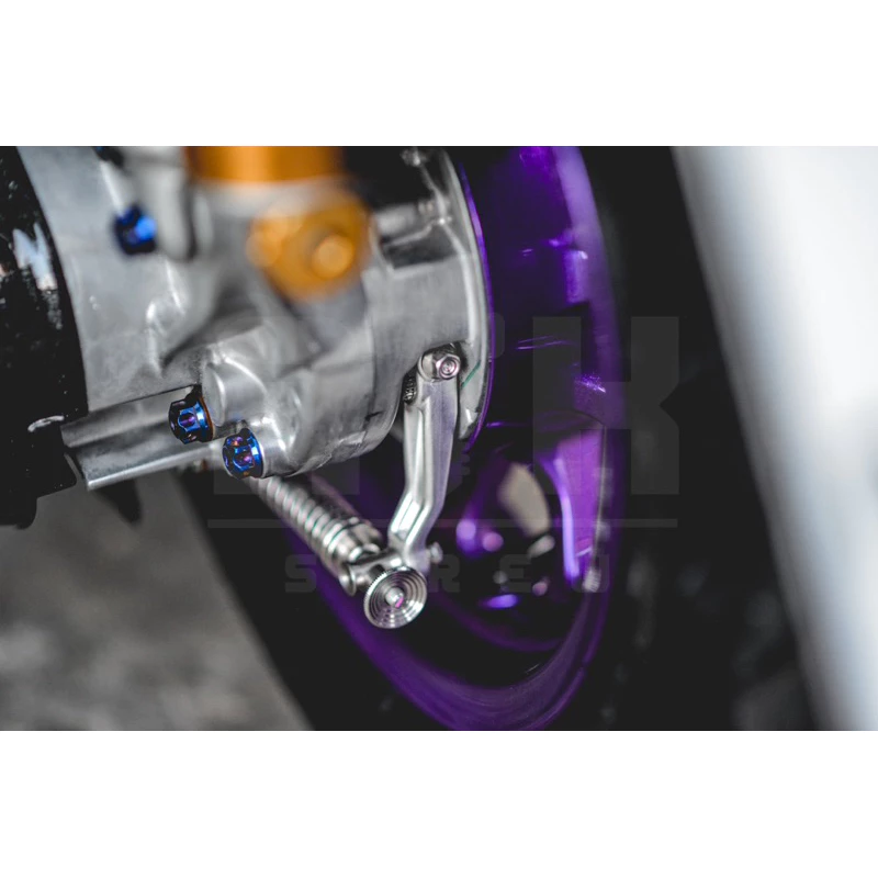 ยึดมือลิง งานกลึงมือ น็อตหัวสนาม Honda Giorno 125 สีเลส