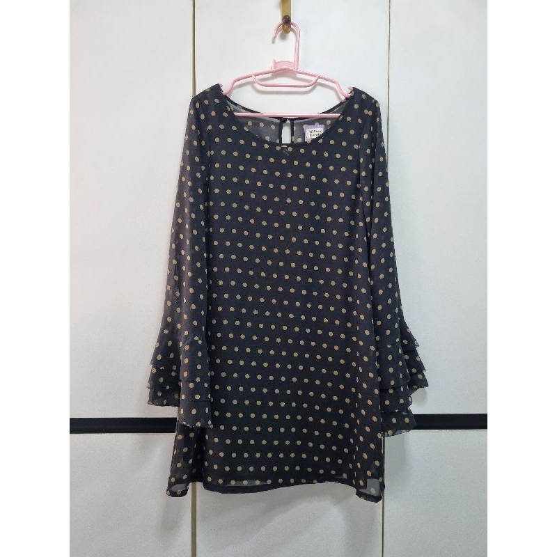 2nd Million Carats เสื้อลายดอท แบบสวม โทนสีดำ