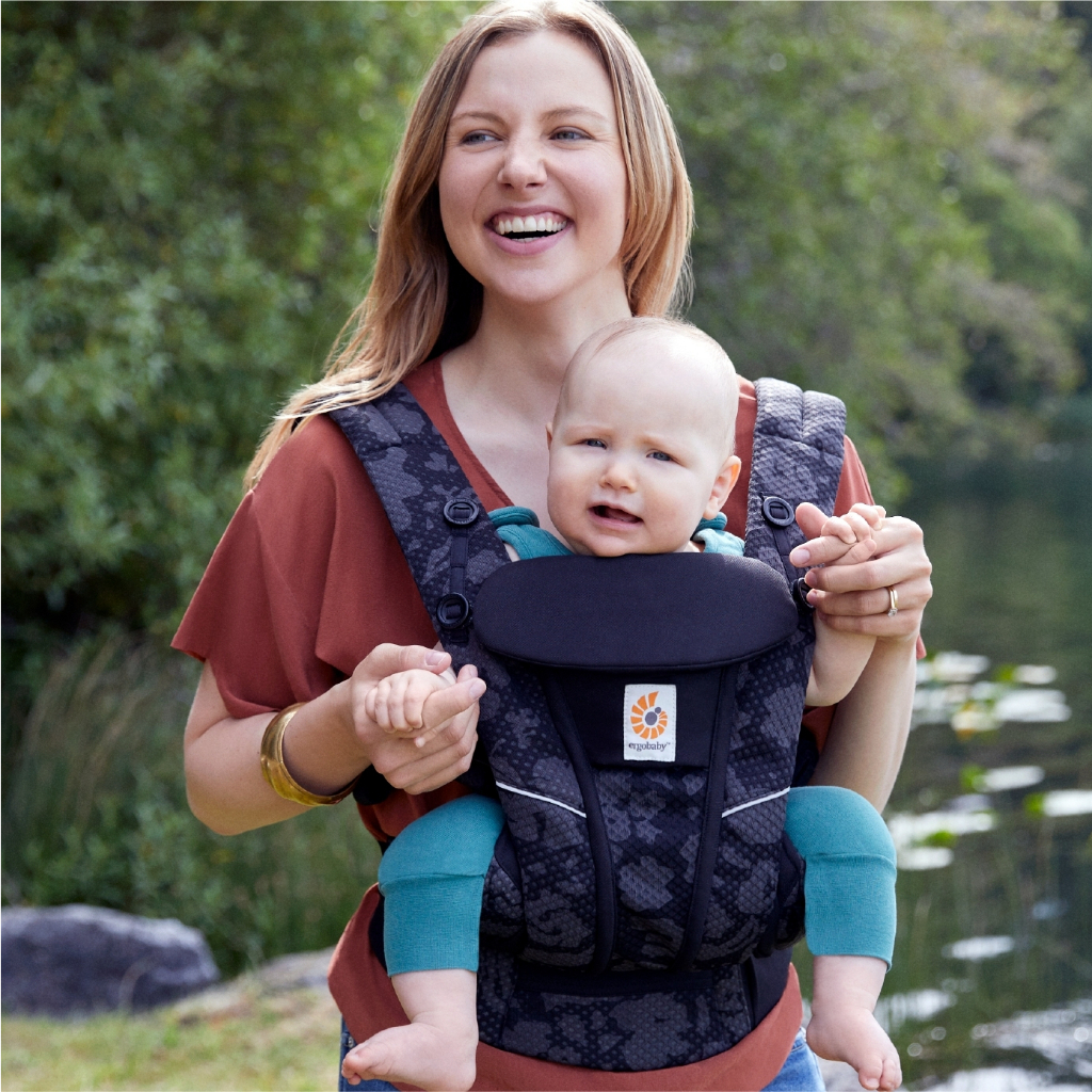 Ergobaby حامل أطفال Omni Breeze ‏0-48 شهراً — صورة 5