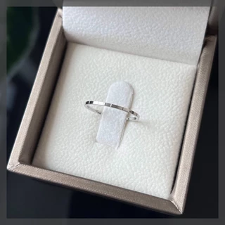 Kismet แหวนมินิมอล ตัวเรือนสแตนเลส สีเงิน Silver หน้ากว้าง 1 มิล ทรงเหลี่ยม Gray & Gold Jewelry [KRN141]