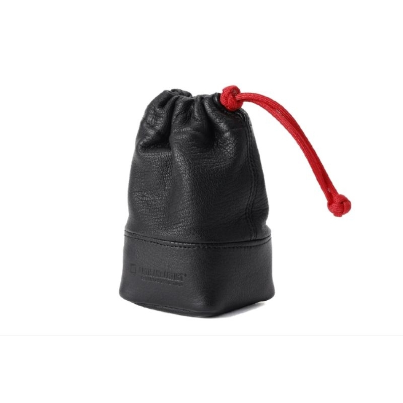 Artisan & Artist LPL-140 full leather lens pouch (M)