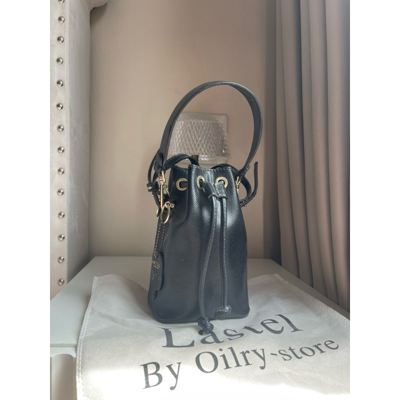 กระเป๋าขนมจีบ จากร้าน oily store น่ารักก สีดำ💕✅