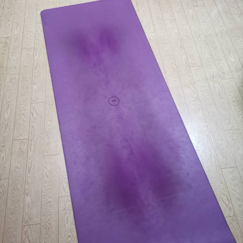 khana yoga mat เสื่อโยคะมือสอง ลายดอกโคลเวอร์ สีม่วง ขณะ แบรนด์แท้