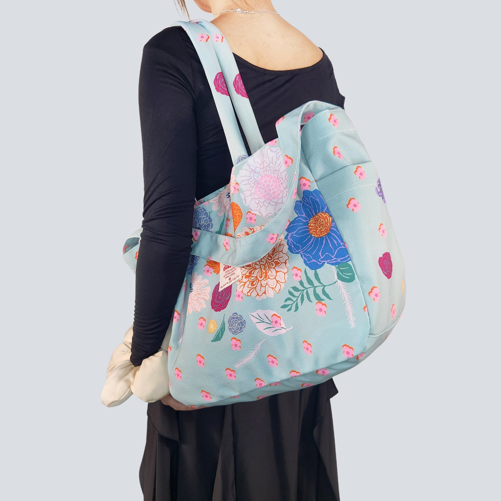 Hello Daisy [แบรนด์ไทย] -Weekend bag  กระเป๋าสะพายใบใหญ่ มี 2ช่องนอกใส่แก้วน้ำ ขวดน้ำ +แถมรองก้น
