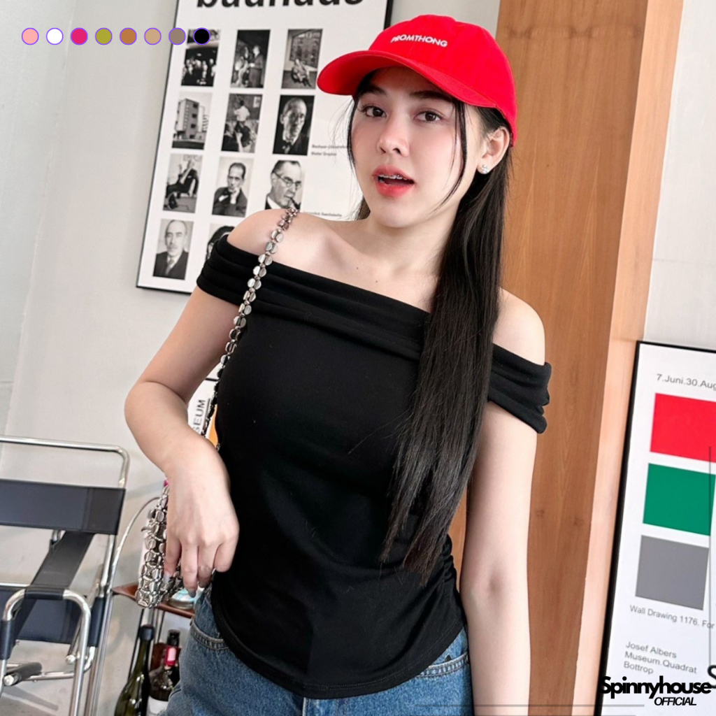 🌈SpinnyHouse🌈เสื้อปาดไหล่ พับได้หลายแบบ ผ้ายืดยูนิ 🍒 เรียบหรูดูแพง แต่งย่นข้างเพิ่มความเพรียว รุ่น หนูยิ้ม B-009-4-A