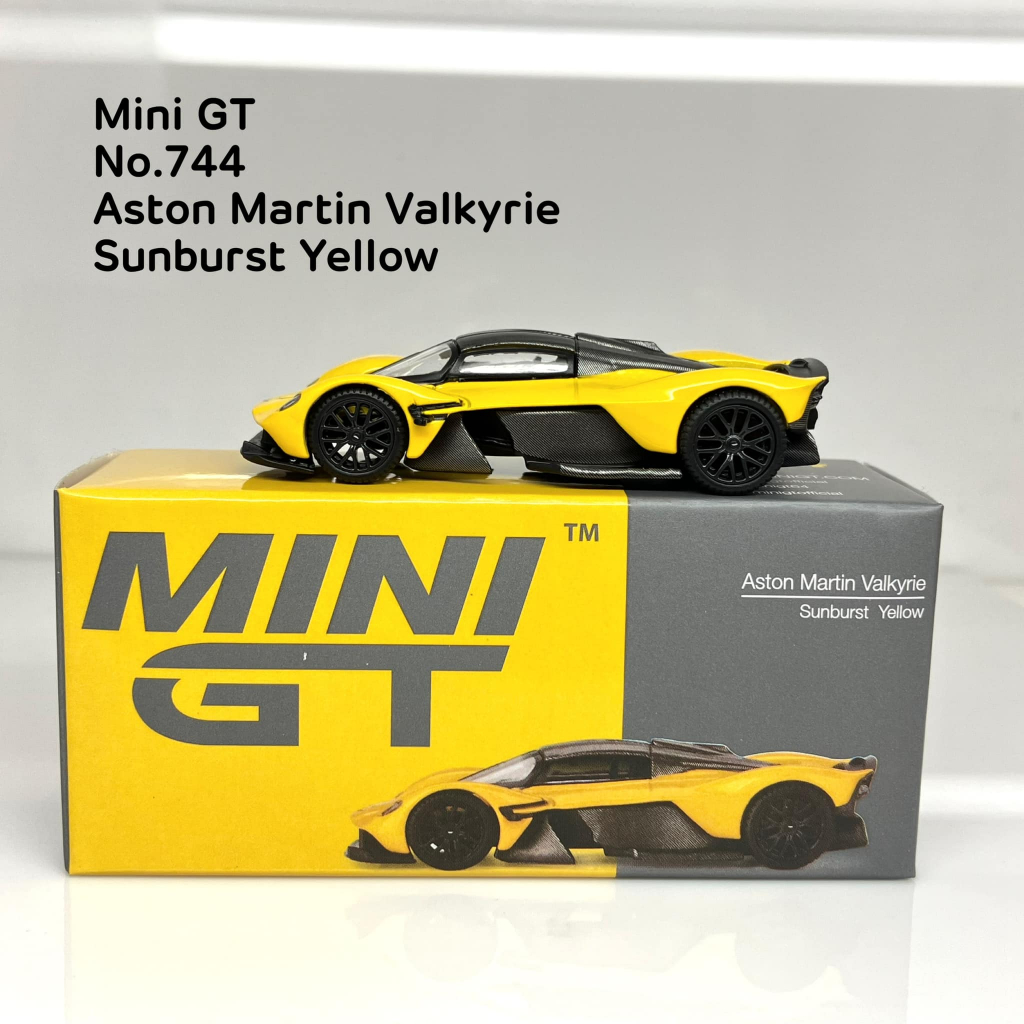 Mini GT No.744  Aston Martin Valkyrie Sunburst Yellow