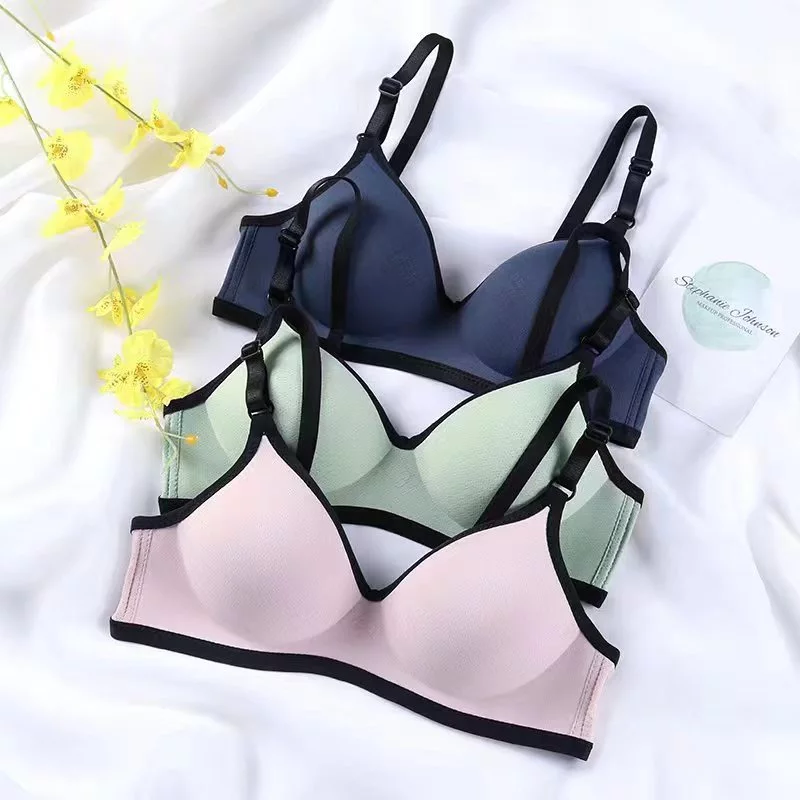 เสื้้อในผู้หญิง รุ่น B-053 สีพลาสเทลน่ารักๆ เสื้อในไร้โครง ดันทรง มีฟองน้ำในตัว สินค้าพร้อมส่ง(แนะนำสั่งเพิ่ม2ไซส์นะคะ)