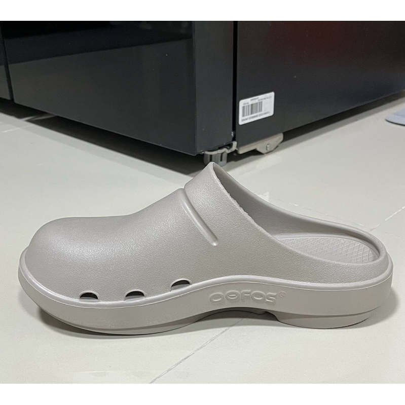 *รองเท้ามือสอง* OOFOS รองเท้าสุขภาพที่นิ่มที่สุด
