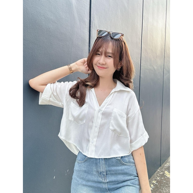 R82 เสื้อคอปกแขนสั้น ทรงชายเสื้อหน้าสั้น หลังยาว