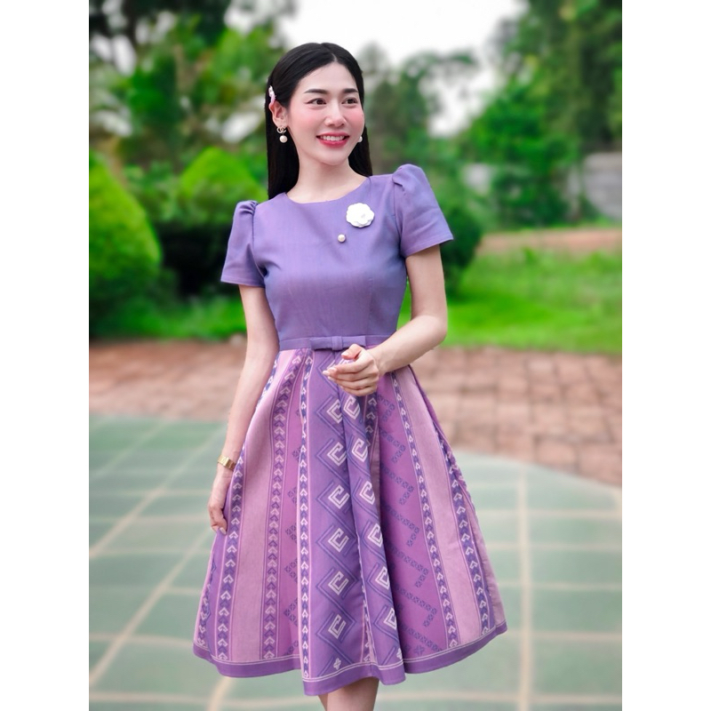 ชุดเดรสผ้าทอลายอัดกาวทั้งชุดแถมพินฟรี