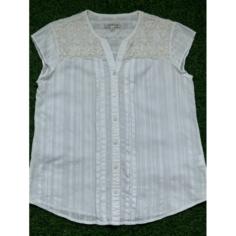 ORVIS size S Made in India เสื้อแขนเลยสี Ivory แต่งปักลูกไม้สวย อก40“ยาว24”แขนยาว3“