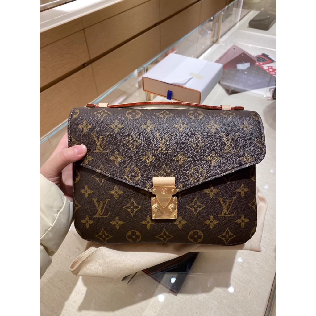 ✨ LV Louis Vuitton Pochette Métis กระเป๋าบุรุษไปรษณีย์เคลือบผ้าใบกระเป๋าสะพายกระเป๋าสะพายข้าง M44875