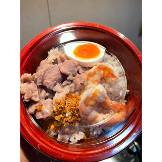 ถ้วยดงบุริสีดำ-แดง ถ้วยข้าวญี่ปุ่นพลาสติกPPพร้อมฝา ถ้วยแดง ชามราเมงพร้อมฝาใส (1 แพ็ค / 25ชุด ) 550ml / 700ml / 1000 ml