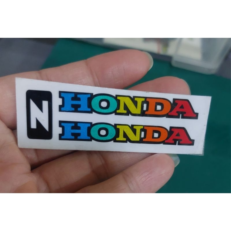 sticker HONDA สลับสีขนาด5×1cm