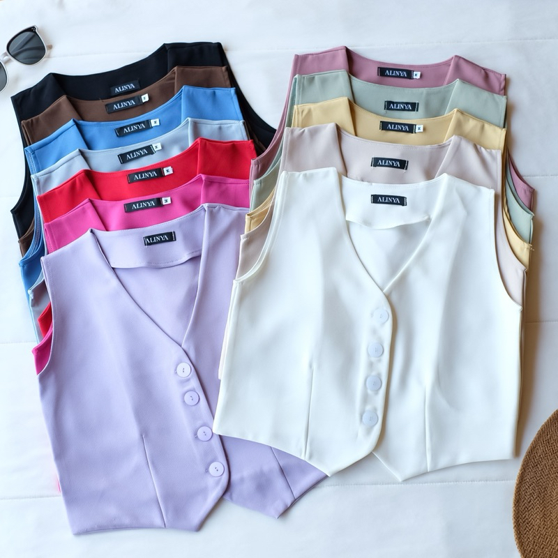 C001 l เสื้อกั๊ก ทรงครอปแขนกุด (กระดุมใช้งานได้จริง)