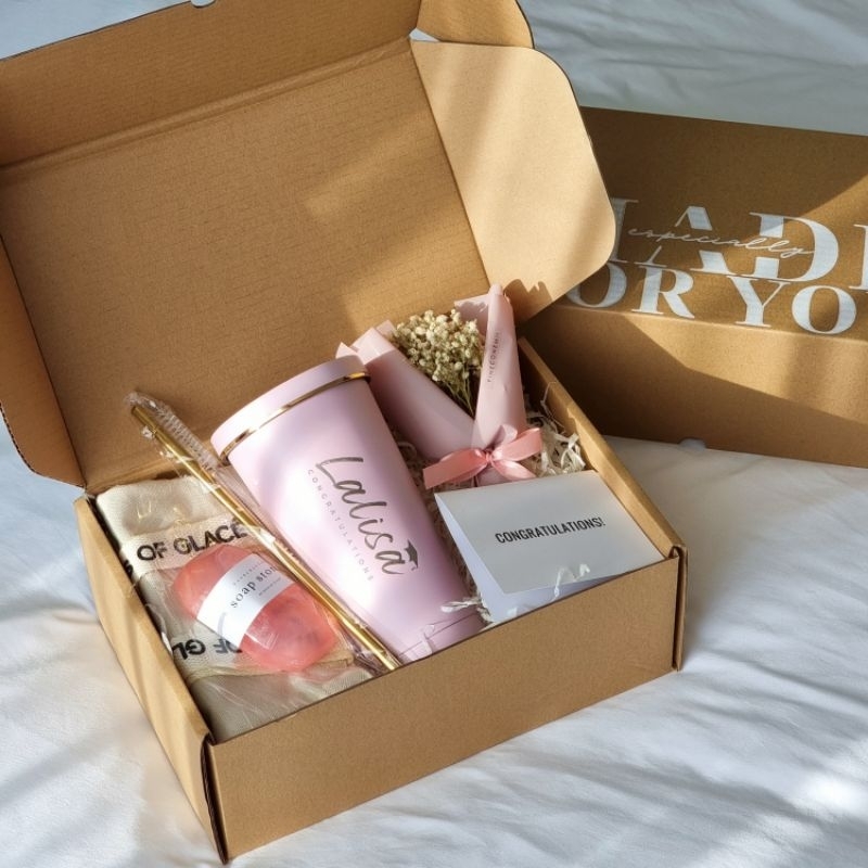 เซ็ตของขวัญแก้วเก็บอุณหภูมิ One and Only boxset × Luxury tumbler เลเซอร์สลักชื่อฟรี 💥ใช้เวลาผลิต 2-3 วัน💥