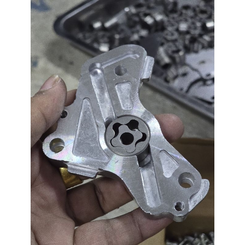 ปั้มน้ำมันเครื่อง KDR W125 ตัวแรงจ่ายน้ำมันเป็นเส้น