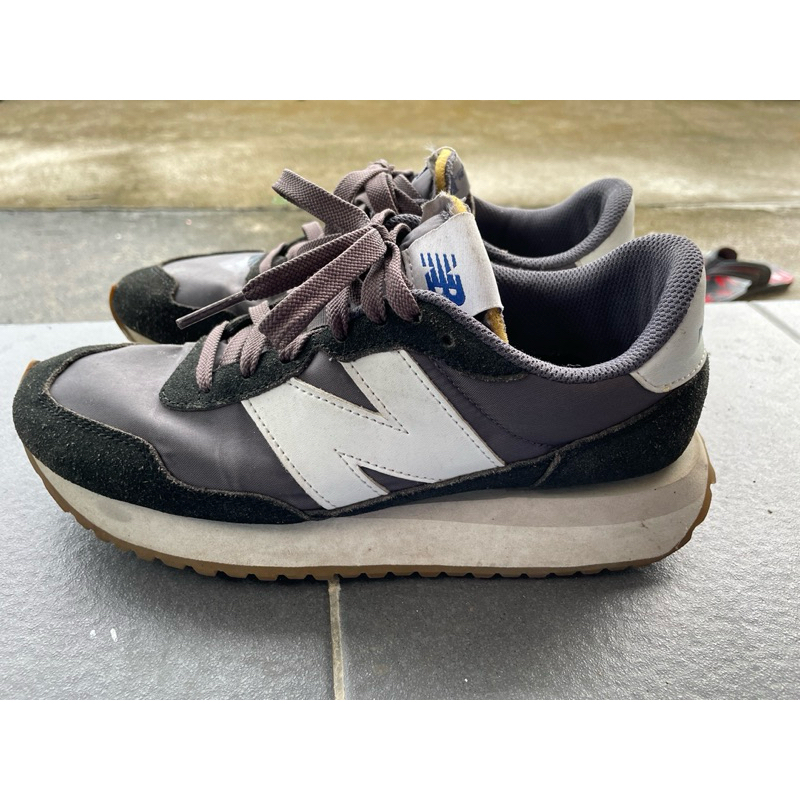 รองเท้า New balance 327  มือสอง สภาพดี