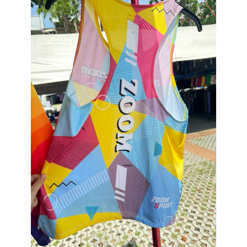 เสื้อกล้ามวิ่งมาราธอน แบนด์ ZOOM SPORTS ไล่เฉดสี เสื้อกล้ามวิ่งทรง pro elite - รูปที่ 2