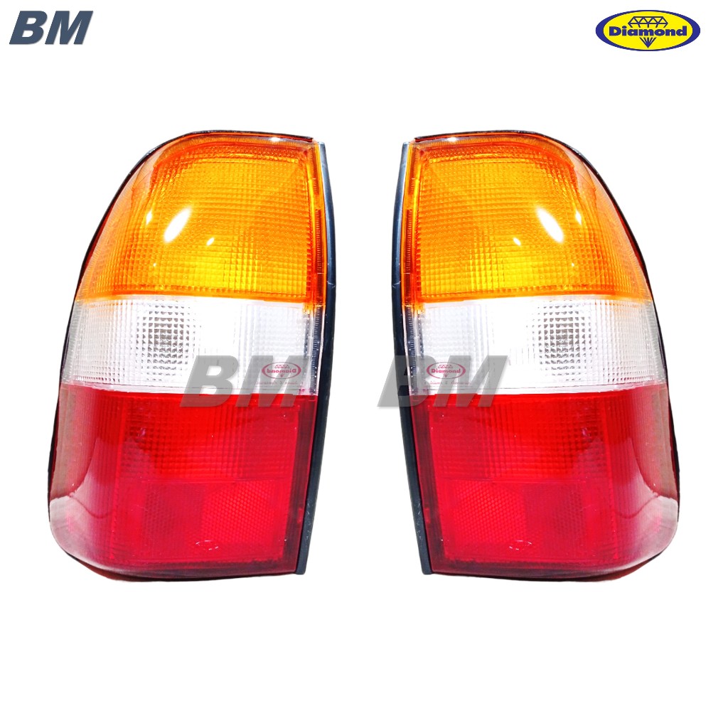ไฟท้าย มิตซูบิชิ สตราด้า Mitsubishi Strada 3สี * ตราเพชร 04-457_0