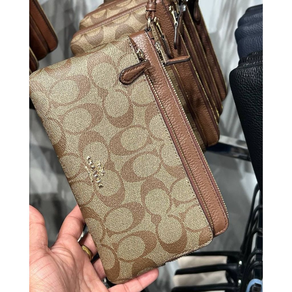 Double Zip Wallet In Signature C5576 C5610 (กระเป๋าคล้องมือ2ซิป SizeL) แท้ กระเป๋าสตางค์ Coac h กระเป๋าเงิน