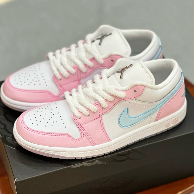 (สินค้าพร้อมส่ง)Nike Air Jordan 1 Low "Pink foam" ของแท้ 100%