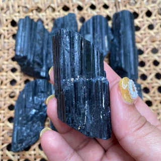 ‼️พร้อมส่งใน🇹🇭‼️Black tourmaline แบล็คทัวร์มาลีน ช่วยเปลี่ยนพลังงานลบเป็นพลังงานบวก ช่วยปกป้องคุ้มครองจากคุณไสย์ มนต์ดำ