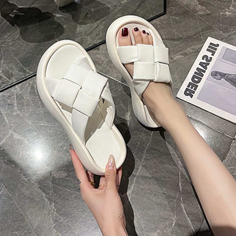Walkon พิกัดของดีราคาถูก รองเท้าแตะแฟชั่นแบบสวมสำหรับผู้หญิง รุ่นนี้งานแนะนำเลย ดีเทลคือสวยทันสมัยมาก มีให้เลือก 3 สี วั