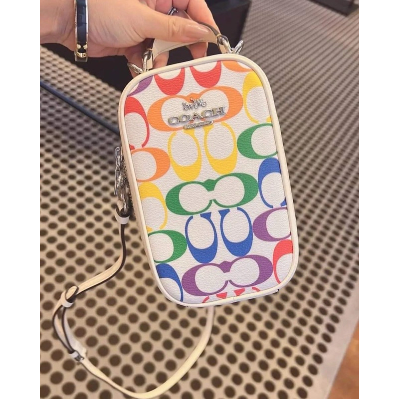 (ใช้โค้ดลด30% เหลือ 3590) ของแท้💯 coach Eva Phone Crossbody In Rainbow Signature Canvas พร้อมส่ง