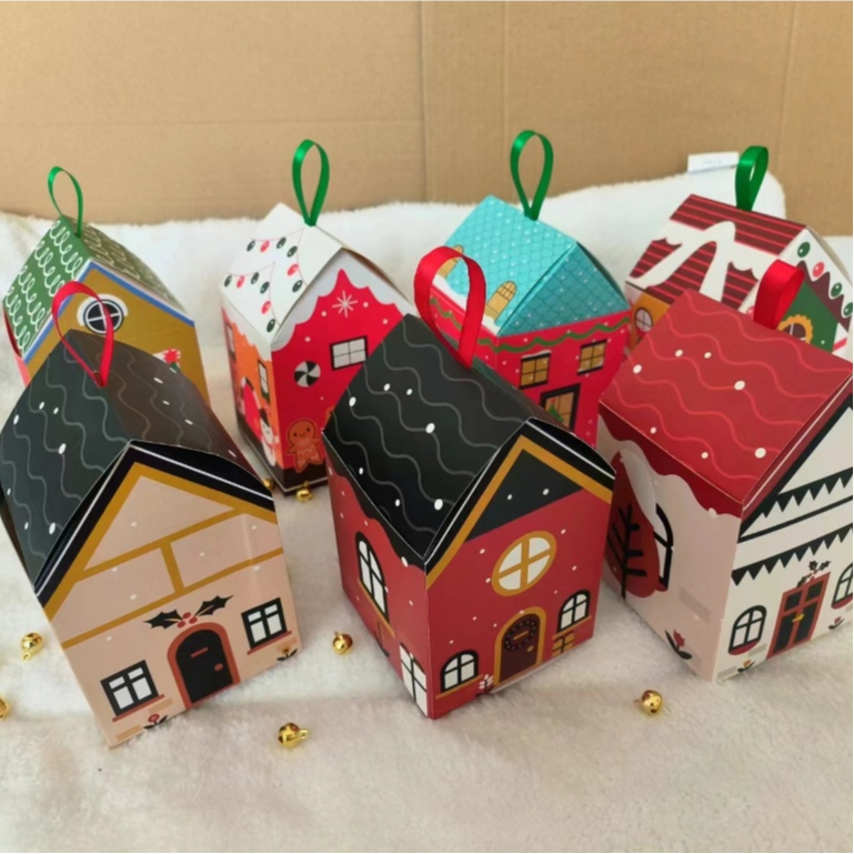 🌷BOX🌷กล่องคริสต์มาส  กล่องของขวัญChristmas แนวตั้งทรงบ้าน กล่องใส่ขนมคุกกี้ ลูกอม พร้อมส่ง