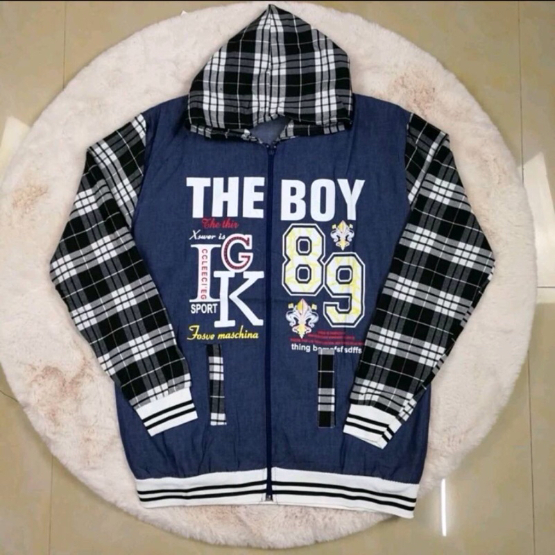 สินค้าล้างสต็อก เสื้อแขนยาวมีฮู้ดเป็นแบบคละสีคละลาย