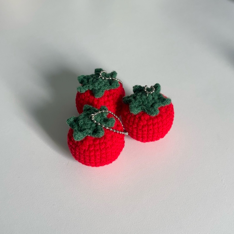 🍅TOMATO KEYCHAIN พวงกุญแจมะเขือเทศไหมพรม