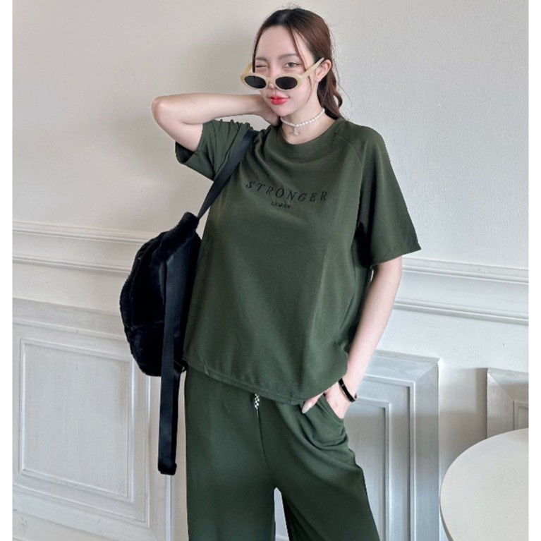 เสื้อผ้าแฟชั่นผู้หญิง ชุดเซต 2 ชิ้น (เสื้อ+กางเกงขายาว)ชุด เซทสีพื้ีนเเขนสั้นของผู้หญฺิง ชุดกางเกงขา
