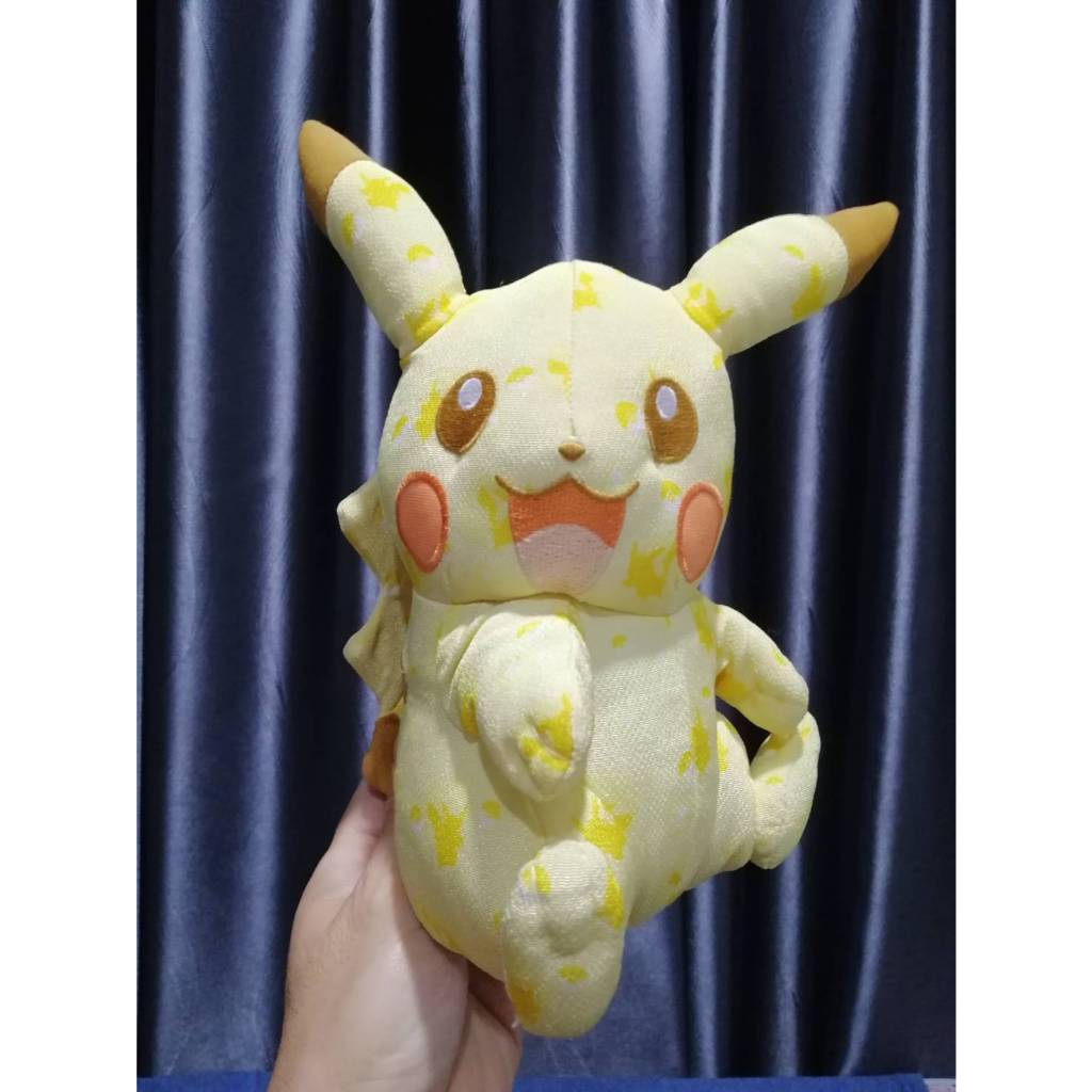 ตุ๊กตาโปเกม่อน ปิกกาจู Pokmon Pokemon 20th Anniversary 10 inch Plush ป้าย TOMY POKEMON