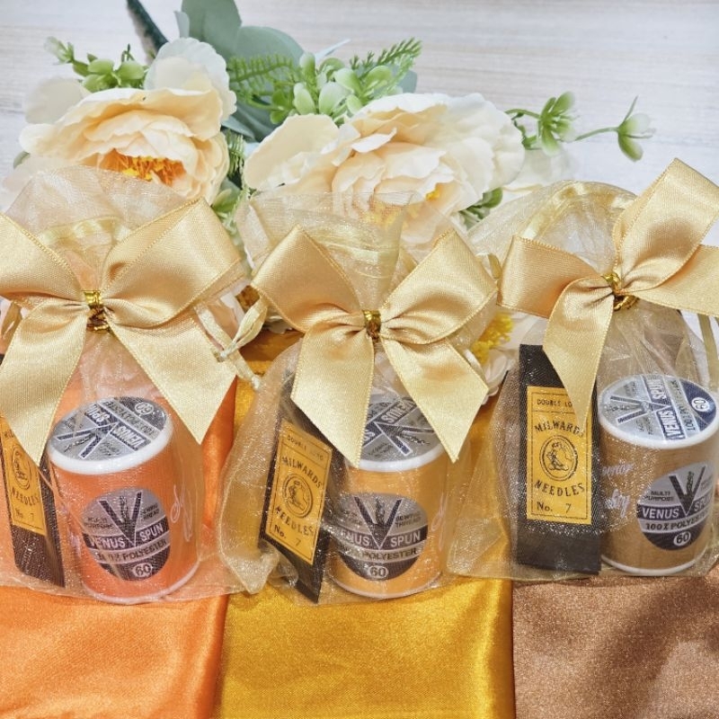 S06 ชุดสังฆทาน ด้ายวีนัสสปันและเข็มเย็บผ้าเบอร์ 7 มี 3 สีให้เลือกคือ สีเหลืองทอง สีพระราช และสีกรัก