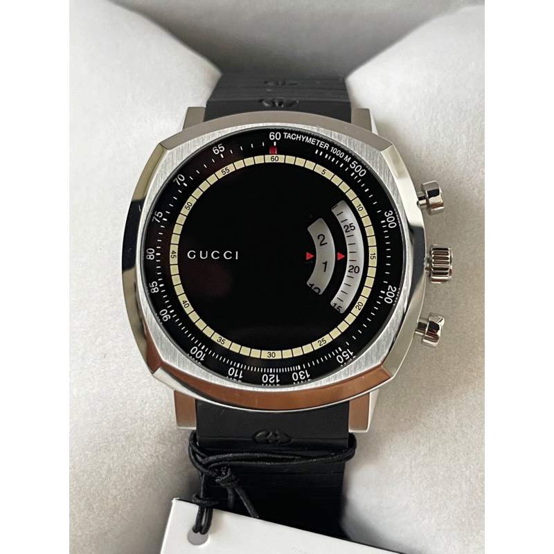 GUCCI GRIP Strap Men’s Watch Silver Black Dial YA157301