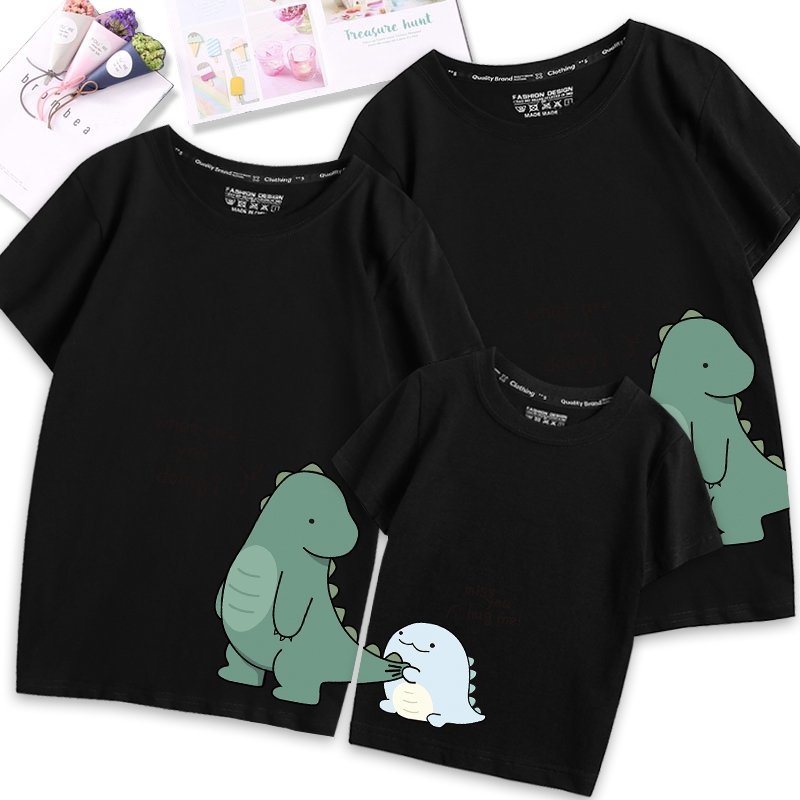 เด็ก ชุดพ่อแม่ลูก ไดโนเสาร์และลูกไดโนเสาร์ น่ารัก การ์ตูน 90-150 ซม เสื้อ cotton 100% ผ้านุ่ม พร้อมส่ง