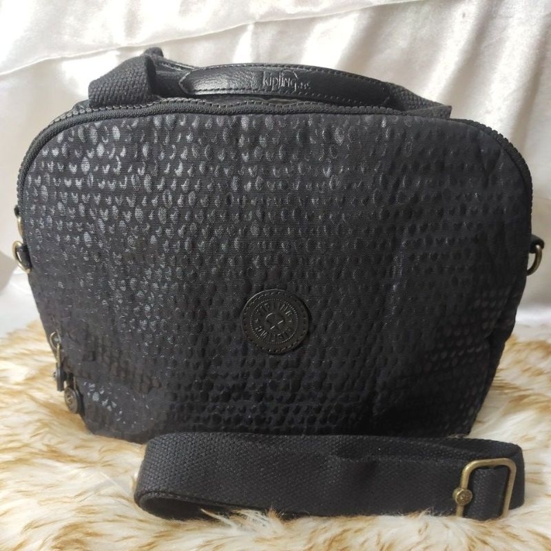กระเป๋าสะพายข้าง kipling ของแท้100%มือสอง สภาพดี