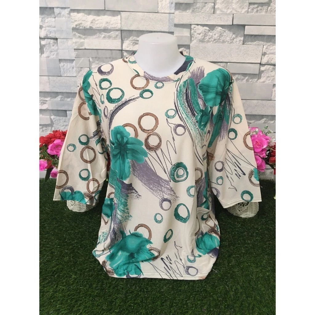 เสื้อยืดผู้หญิง ลายดอก แขนสั้น คอกลม อก40-44นิ้ว รุ่น0054